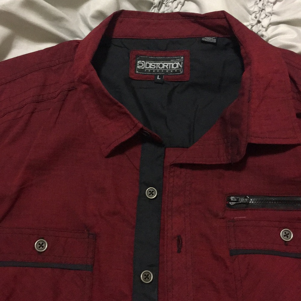 🆕 DISTORTION dark red short sleeve shirt